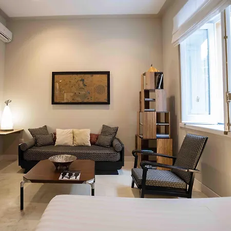 Atelier Ines Gallery Hotel