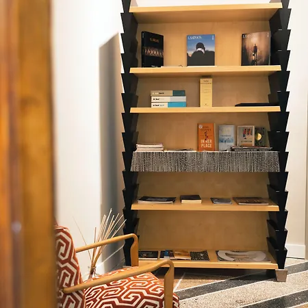Atelier Ines Gallery Hotel