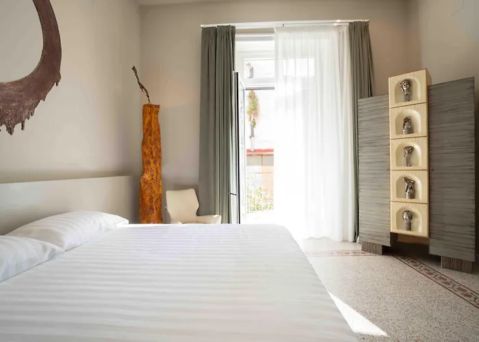 Atelier Ines Gallery 3*