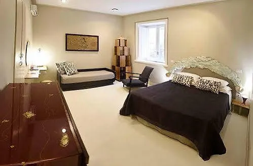 Atelier Ines Gallery 3*