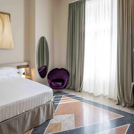 Atelier Ines Gallery Nápoles